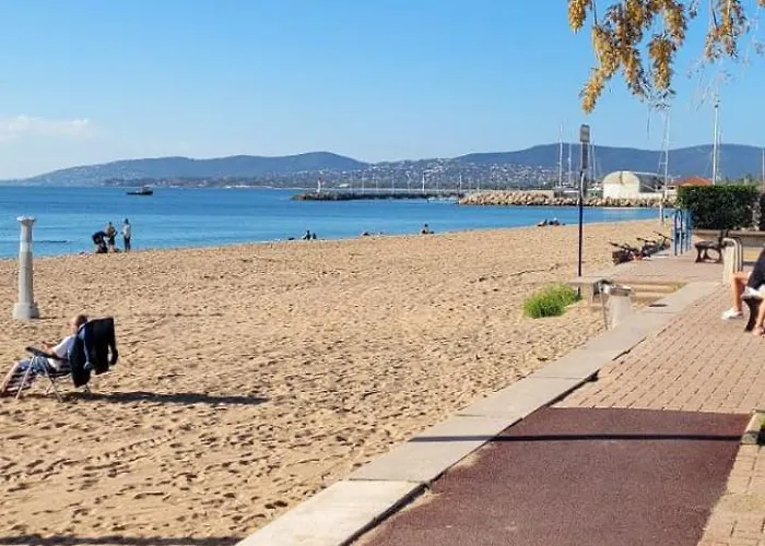 F2 Au Bord De Appartamento Saint-Raphaël